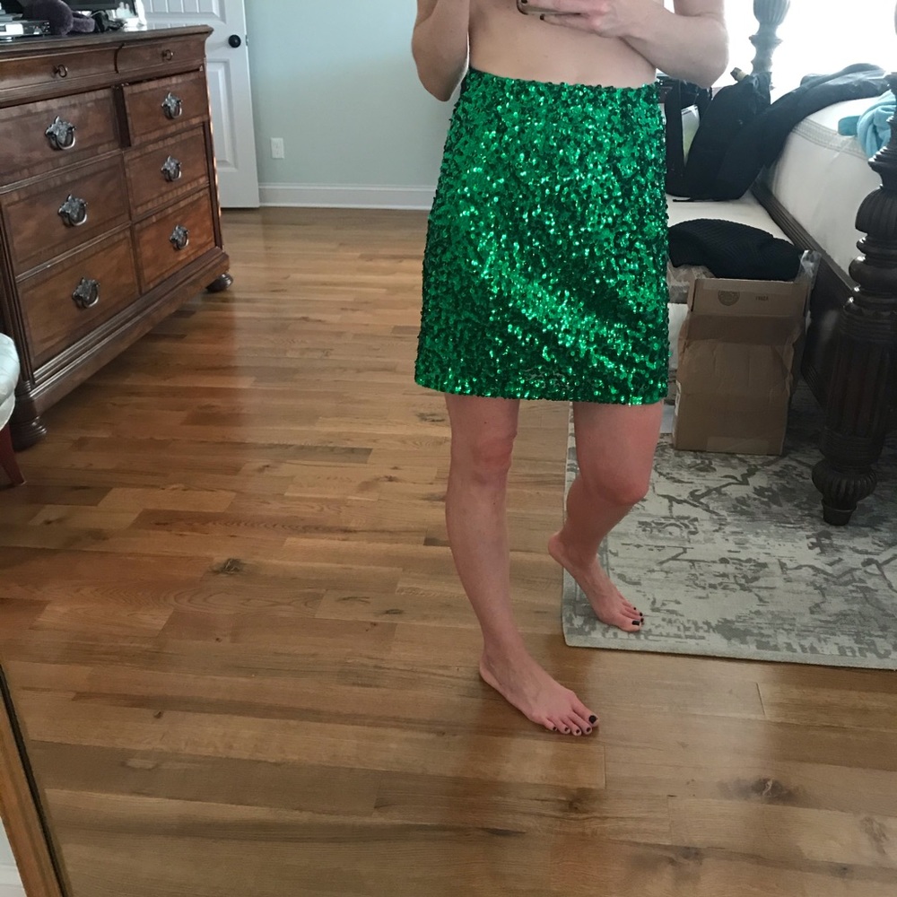 Emerald green mini skirt!